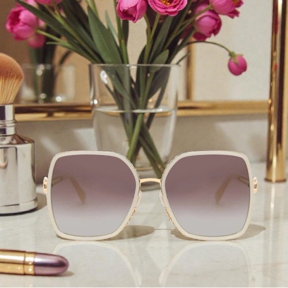 Moschino Accessories - MOSCHINOGradient Gold Mirror Sunglasses
MOS096/S 05X2/JL 57